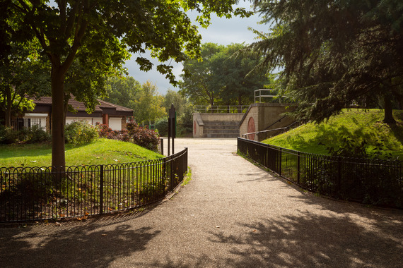 An image of Langthorne Park entrance 