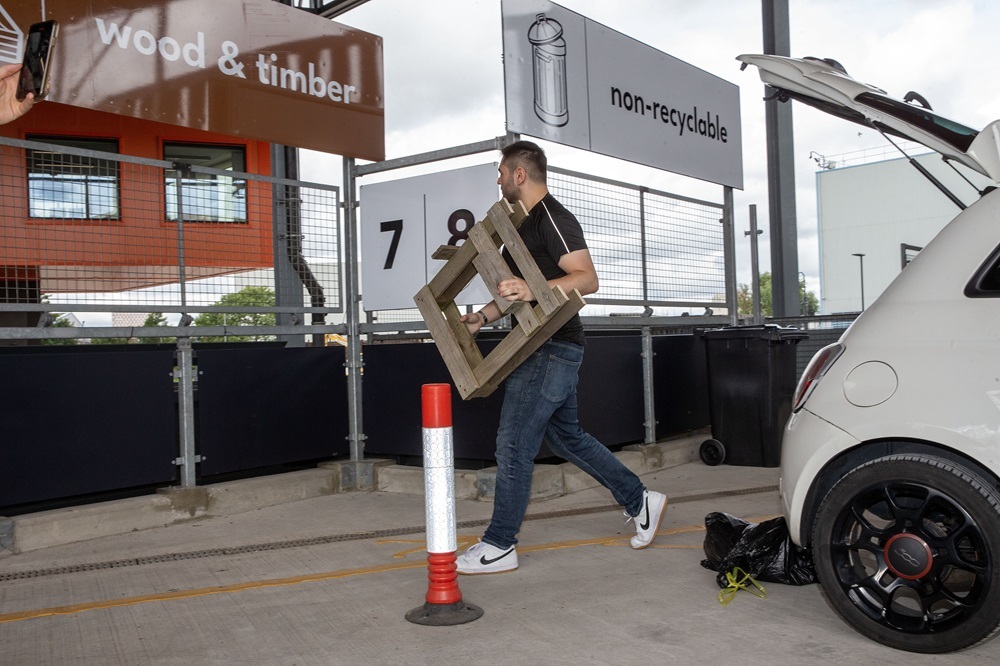 Reuse and recyling centres