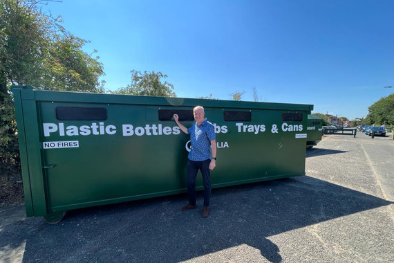 Steve Ardagh-Walter at mini-recycling centre