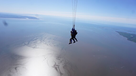 kayleigh skydiving