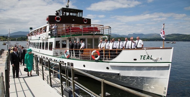 The Queen alongside Windermere Lake Cruises vessel MV Teal in 2013