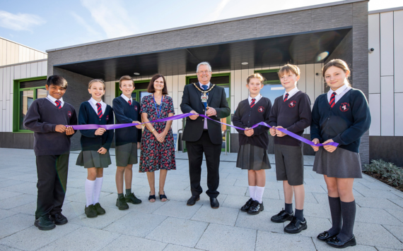 Wokingham Borough Mayor opening new Farley Hill primary school