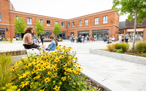 Restaurants, bars and cafes surrounding the Peach Place public square with outdoor seating