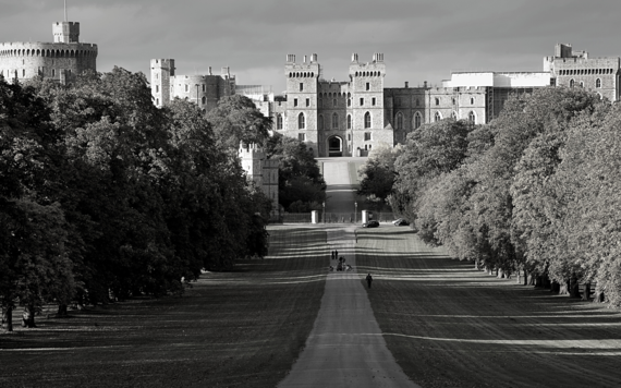 A black and white photo of Windsor castle