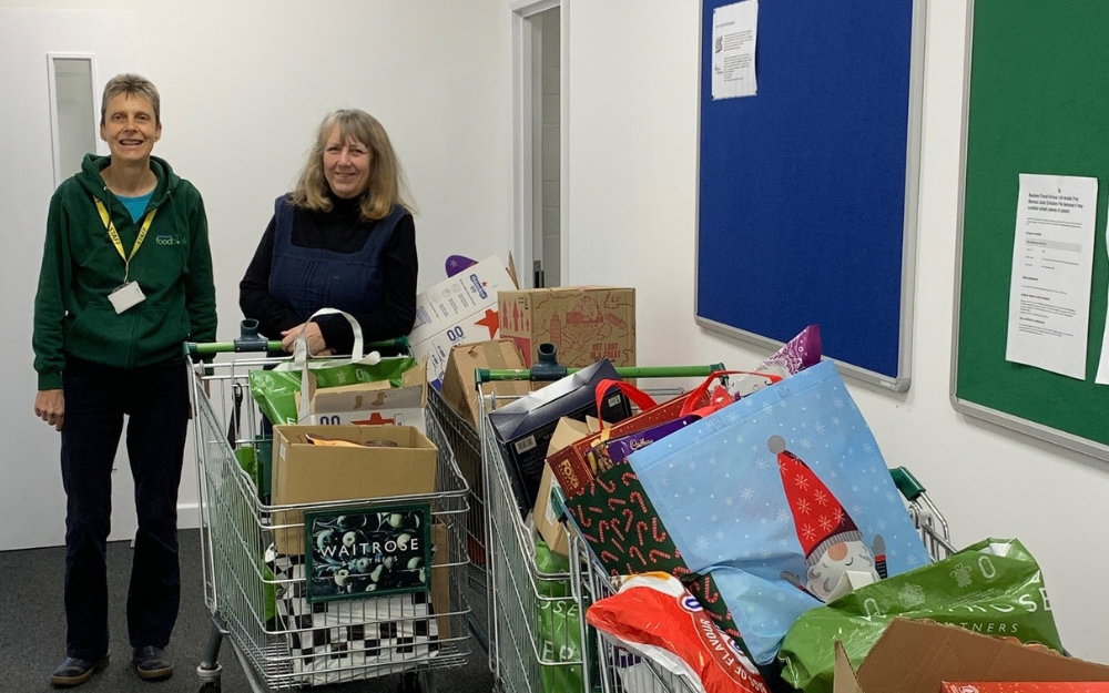 Wokingham borough mayor Cllr caroline smith drops donations to Wokingham Foodbank