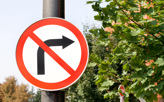 Photograph of a "no right turn" road sign