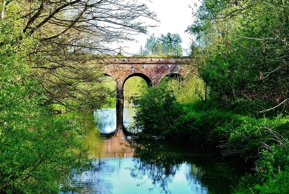 Photograph of the viaduct over the River Thames at Twyford