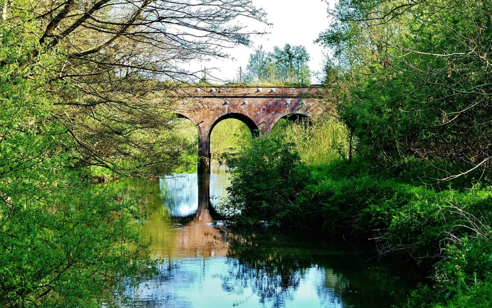 The railbridge over the river Loddon at Twyford