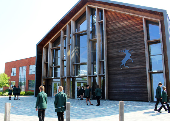 Students outside Bohunt Wokingham School