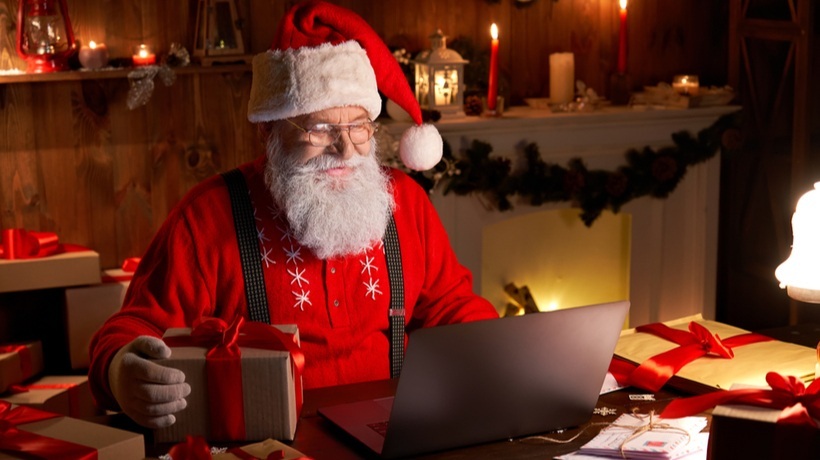 Image of Santa browsing the web