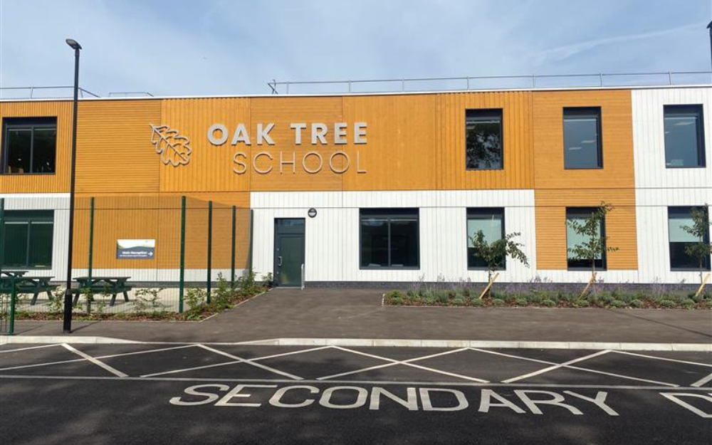 Entrance to Oak Tree school in Winnersh