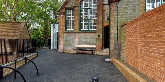 Entrance to the new Twyford Library