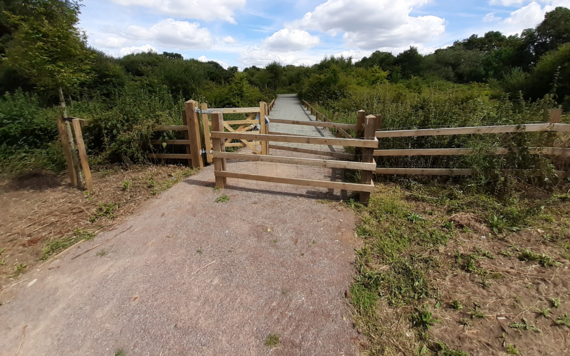 New pedestrian and cycle path at Arborfield Green