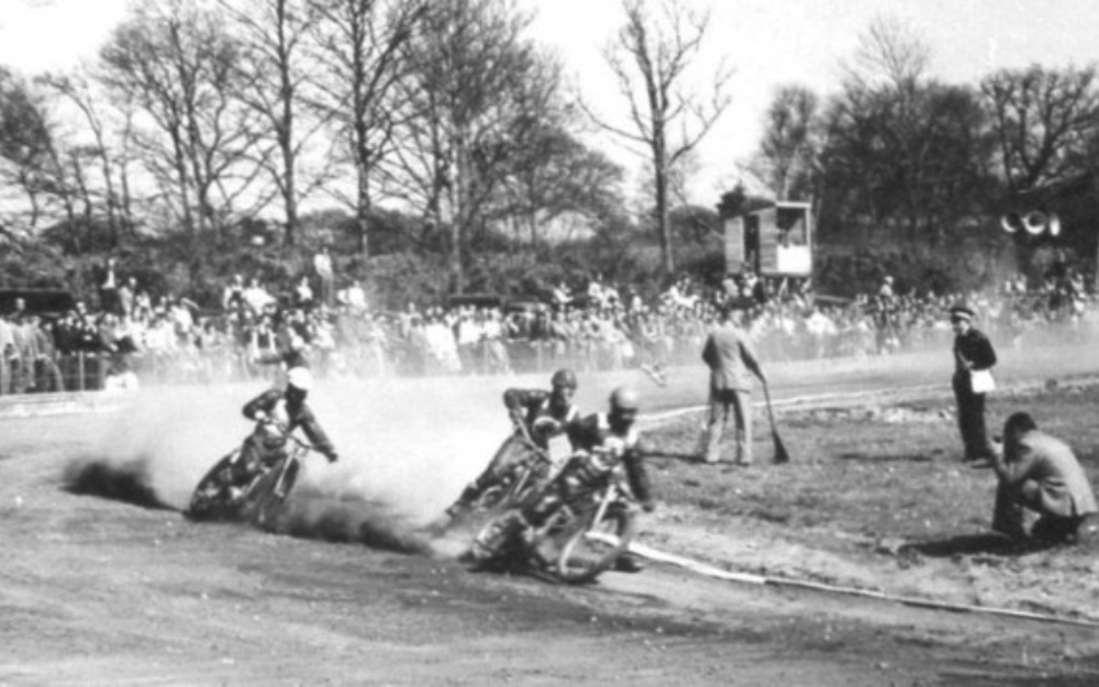 An archive photo of speedway bike racing at California Country Park in Finchampstead