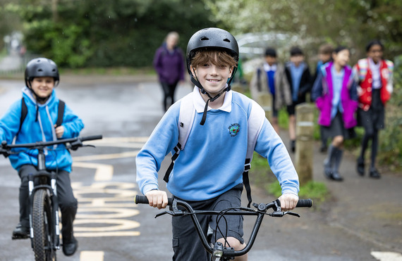 Children walking and cycling to school 