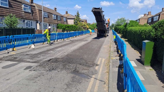 Resurfacing crews working at Drovers Way in Woodley