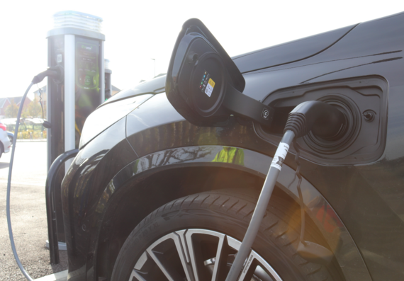 iMAGE OF ELECTRIC VEHICLE CHARGING