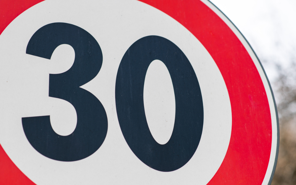 30mph speed limit sign road