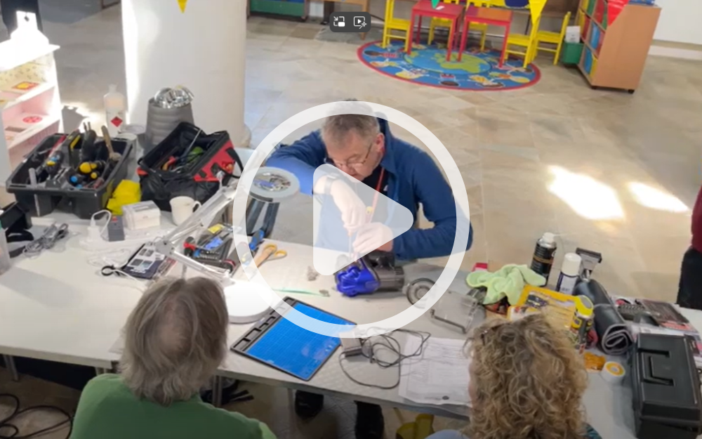 Repair cafe in action