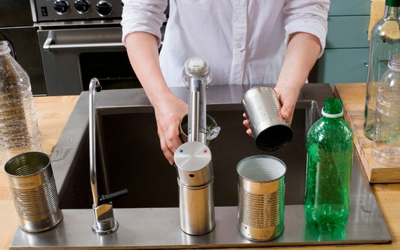 Rinsing off recyclable materials