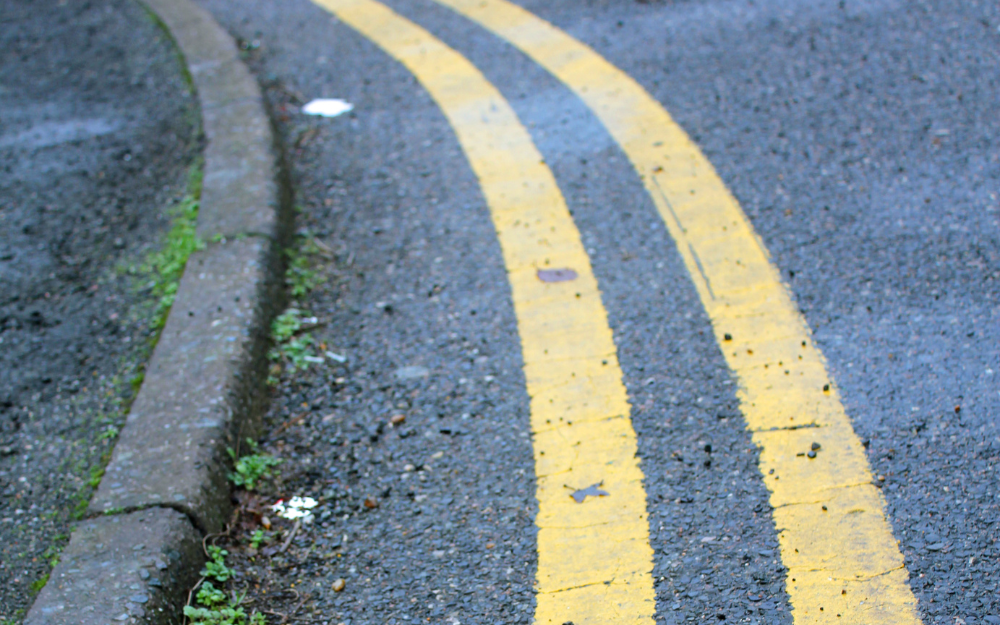 parking double yellow lines general view