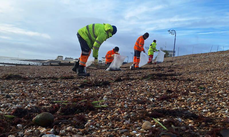 beach clean up Ambipar