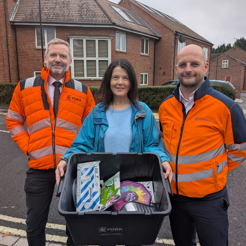 Kerbside collection image of Cllr Kent and council officers