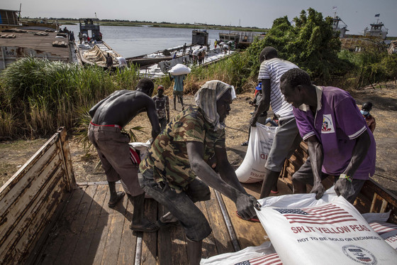 Food assistance being unloaded in South Sudan. Photo: World Food Programme/Gabriela Vivacqua