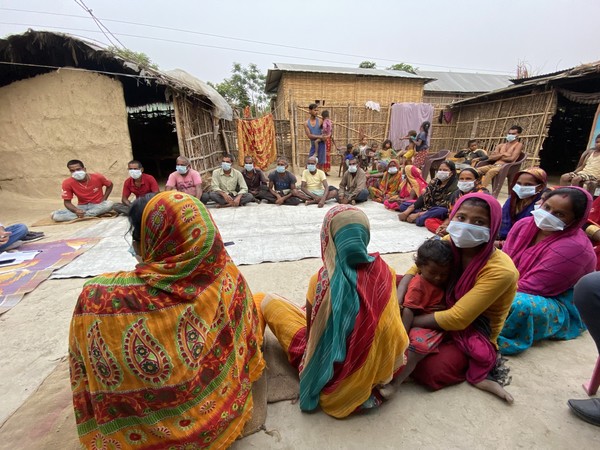 A LANDLESS DALIT COMMUNITY IN EASTERN NEPAL SHARE THEIR EXPERIENCES WITH USAID DURING A LISTENING SESSION.