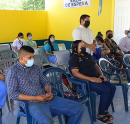 Patients waiting to be seen outside the Portrerillos Teleclinic in Honduras. 