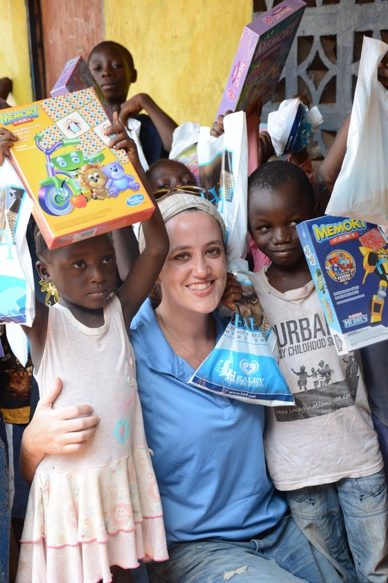 MEGAN SMITH, HEALEYIRF PROGRAM MANAGER WITH CHILDEREN IN SIMA TOWN, SIERRA LEONE.