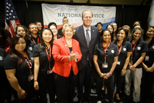 Wendy Spencer with San Diego Mayor Kevin Faulconer 