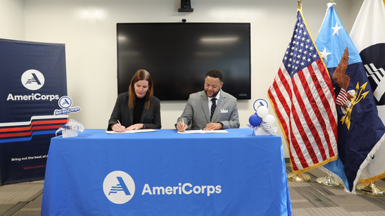AmeriCorps CEO and DOD Leader Signing MOU