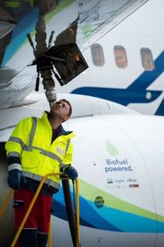 Alaska Airlines flight 4 fuels up with biojet made from wood (WSU photo) Fresh from the Field
