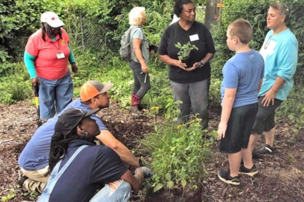 Lincoln University Extension professionals share research-based information at workshops and field days. Image courtesy of Lincoln University.