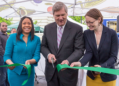 Agriculture Secretary Tom Vilsack (center), GSA Regional Administrator Julia Hudson (left) and AMS Administrator Elanor Starmer (right) officially open the VegUcation tent at the USDA Farmers Market opening Agriculture Secretary Tom Vilsack (center), GSA Regional Administrator Julia Hudson (left) and AMS Administrator Elanor Starmer (right)