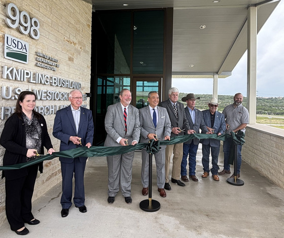Ribbon-cutting at new lab