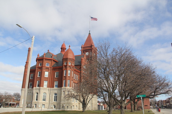 The Montgomery County Courthouse and city streets in Red Oak, Iowa