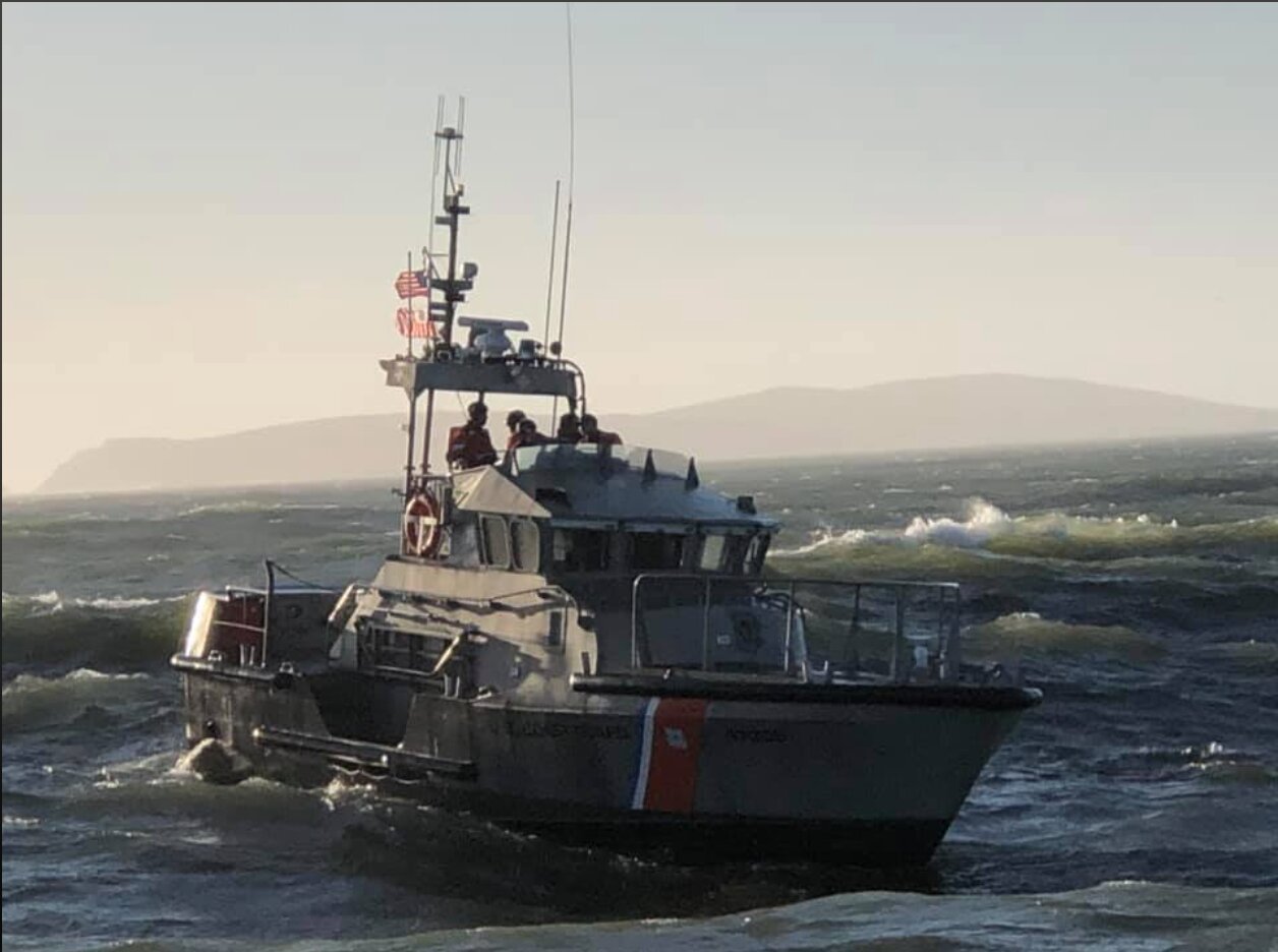 Coast Guard crew rescues 2 from Bodega Bay cliffside