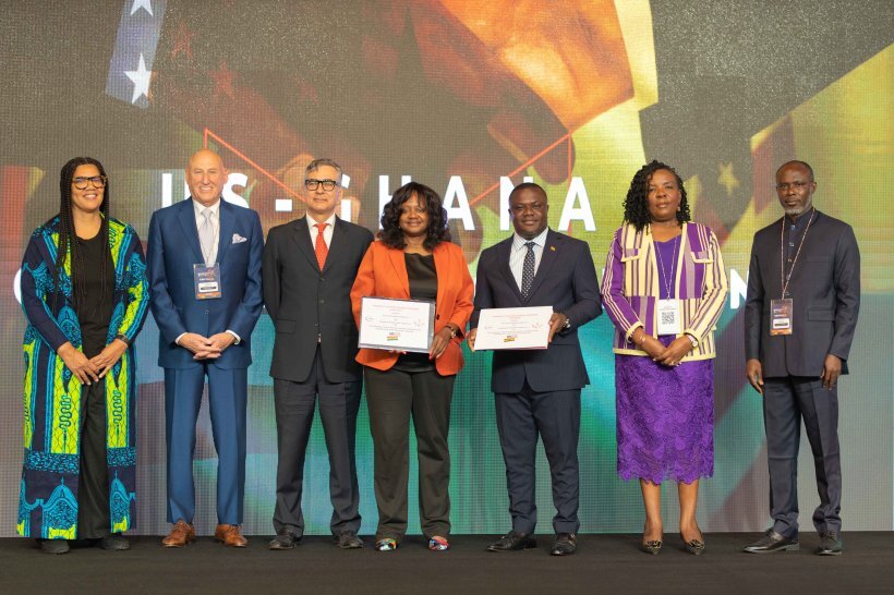 Group photo on stage at the U.S.-Africa Nuclear Energy Summit (USANES) in Nairobi, Kenya.