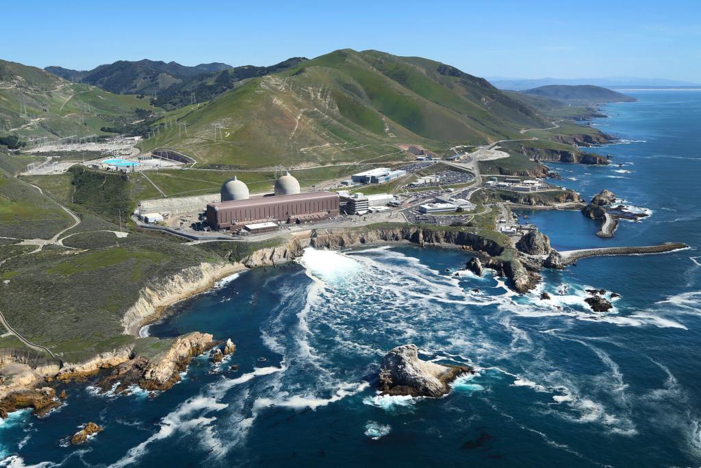 Photo of the Diablo Canyon nuclear power plant