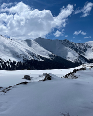 At Loveland Pass, CO, snow cover varies from bare slopes to deep snow drifts below ridgelines. Sources/Usage: Randall Bonnell, USGS. Public Domain.