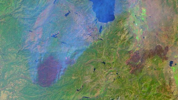 Landsat satellite image of a wildfire. Image by USGS.