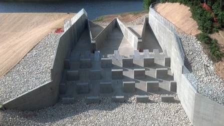 New construction of Beaver Lake Dam