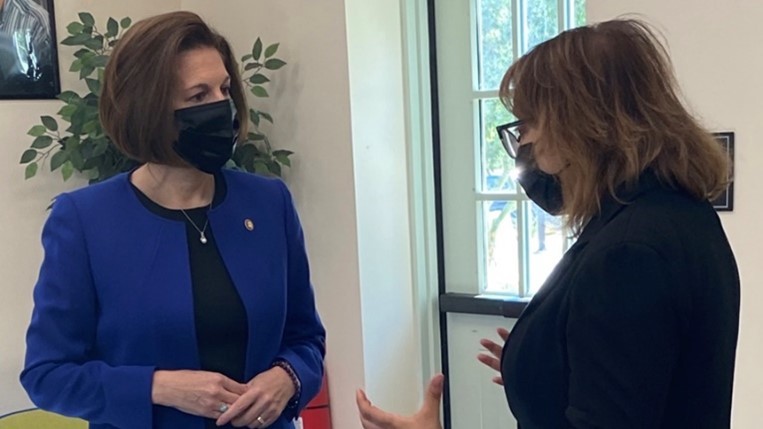 Senator Masto speaks with Assistant Secretary Castillo prior to last week’s roundtable discussion about economic development in southern Nevada.
