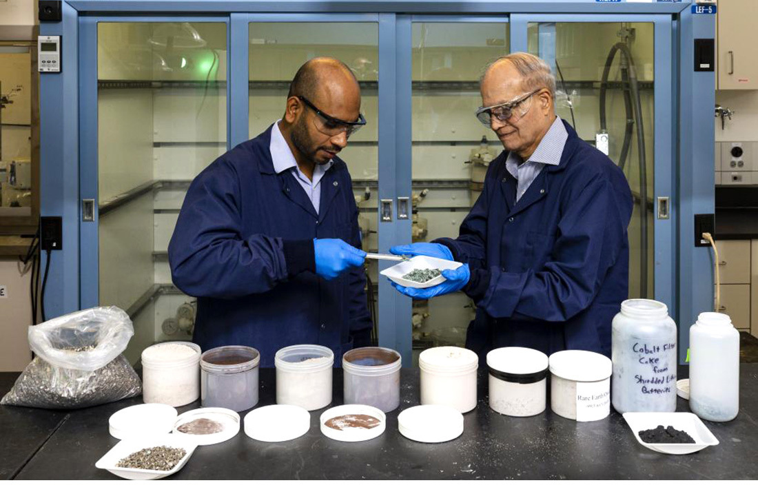Researchers Syed Islam and Ramesh Bhave in lab