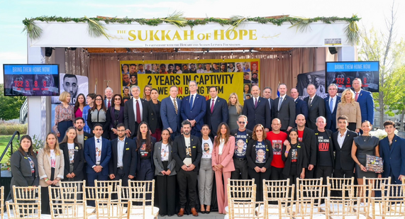 President Trump Cabinet gathers with former American hostages and families of hostages at the Kennedy Center.
