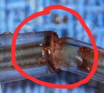 Crack shown on Hummi T-connector.