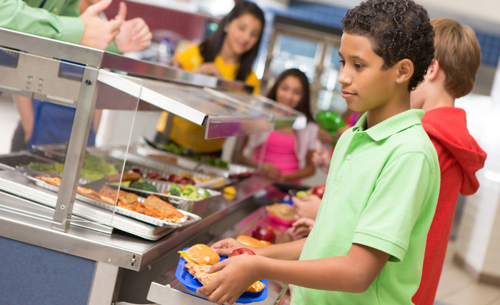 kids on lunch line