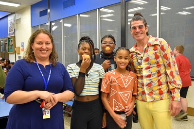 Hanson Principal Ben Kohlhorst and CCPS Superintendent Maria Navarro stop for a minute to enjoy some time with students